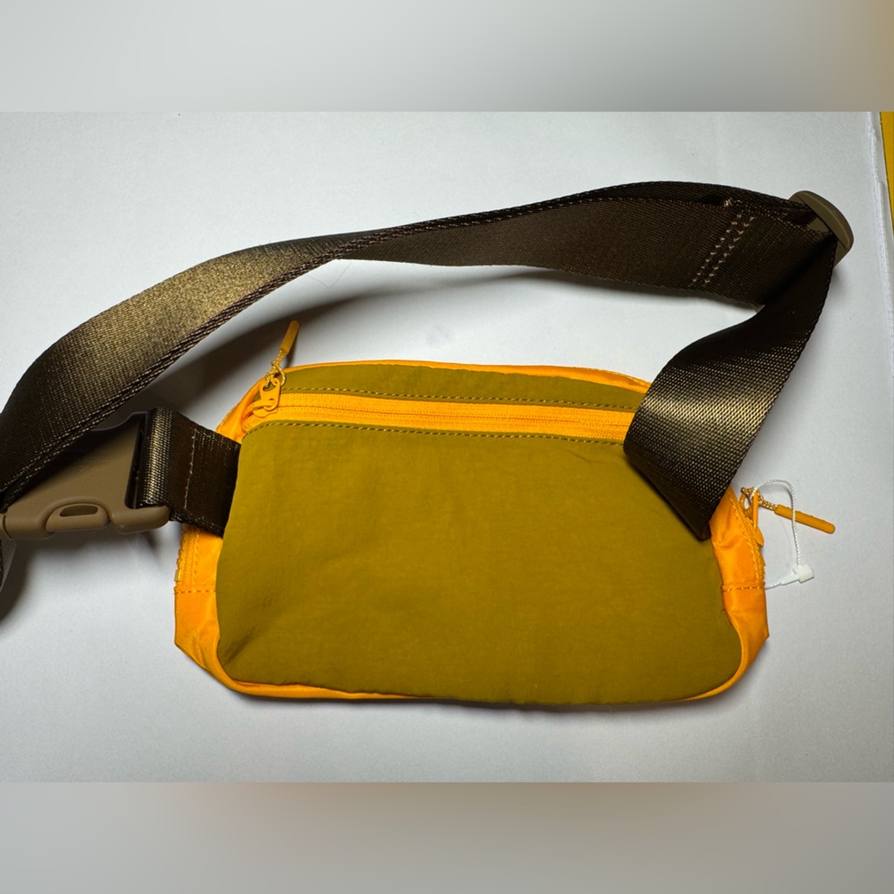 NWOT Lululemon Everywhere Belt Bag 1L Gold Spice/ Clementine Unisex - Picture 8 of 8